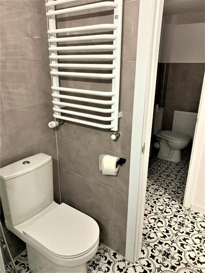 Glorious Apartment Near The Old City Лвив Екстериор снимка