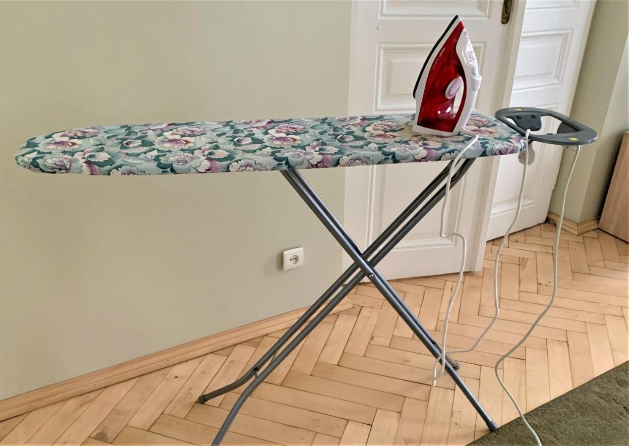 Glorious Apartment Near The Old City Лвив Екстериор снимка
