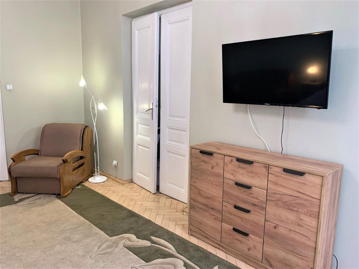 Glorious Apartment Near The Old City Лвив Екстериор снимка
